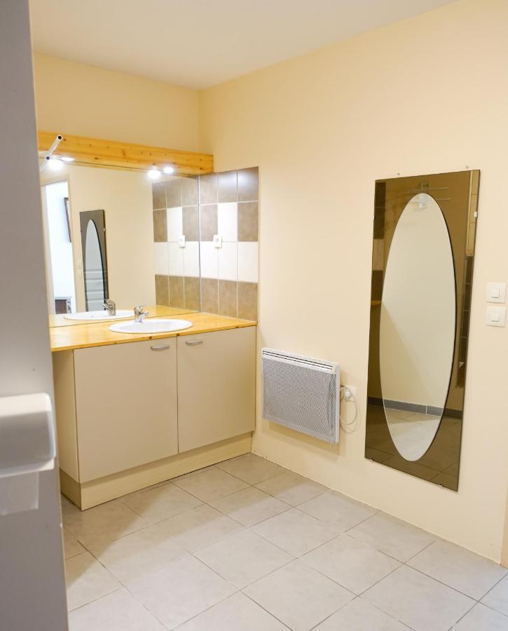 Appartement Spacieux Avec Terrasse Saint-André-dʼEmbrun Eksteriør bilde