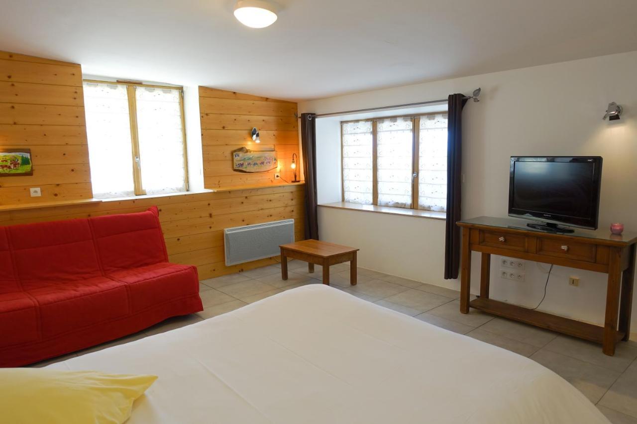 Appartement Spacieux Avec Terrasse Saint-André-dʼEmbrun Eksteriør bilde