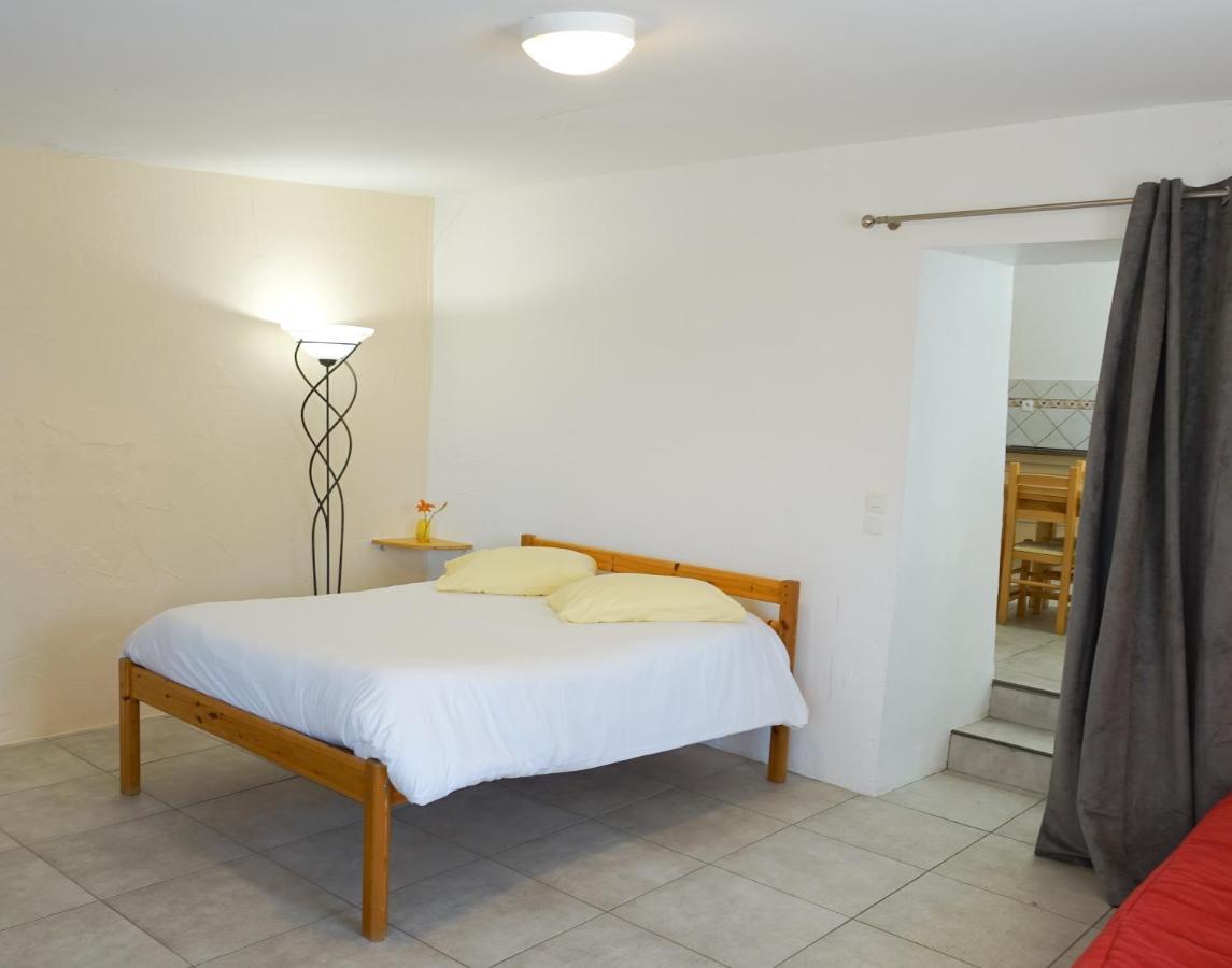 Appartement Spacieux Avec Terrasse Saint-André-dʼEmbrun Eksteriør bilde